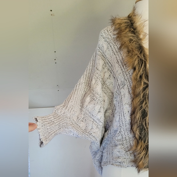 Knit Bat Wing Cardigan Sweater with Fur Trim - Picture 6 of 7